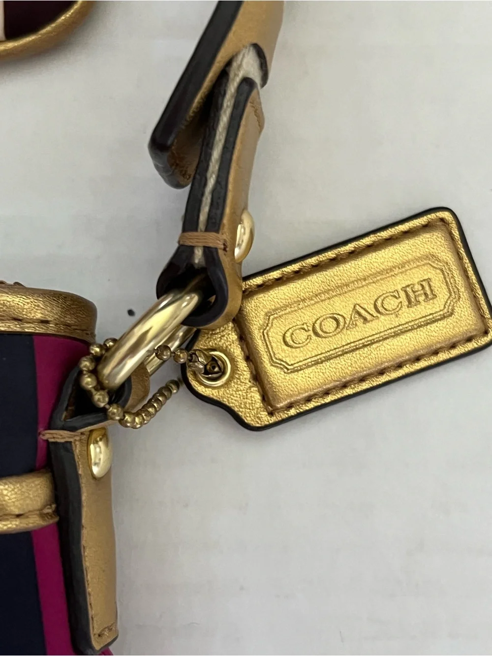 COACH LEGACY JULIA 2 pc MATCHING TAG SET. CROSSBODY & WRISTLET w GOLD TRIM EUC - Picture 15 of 16
